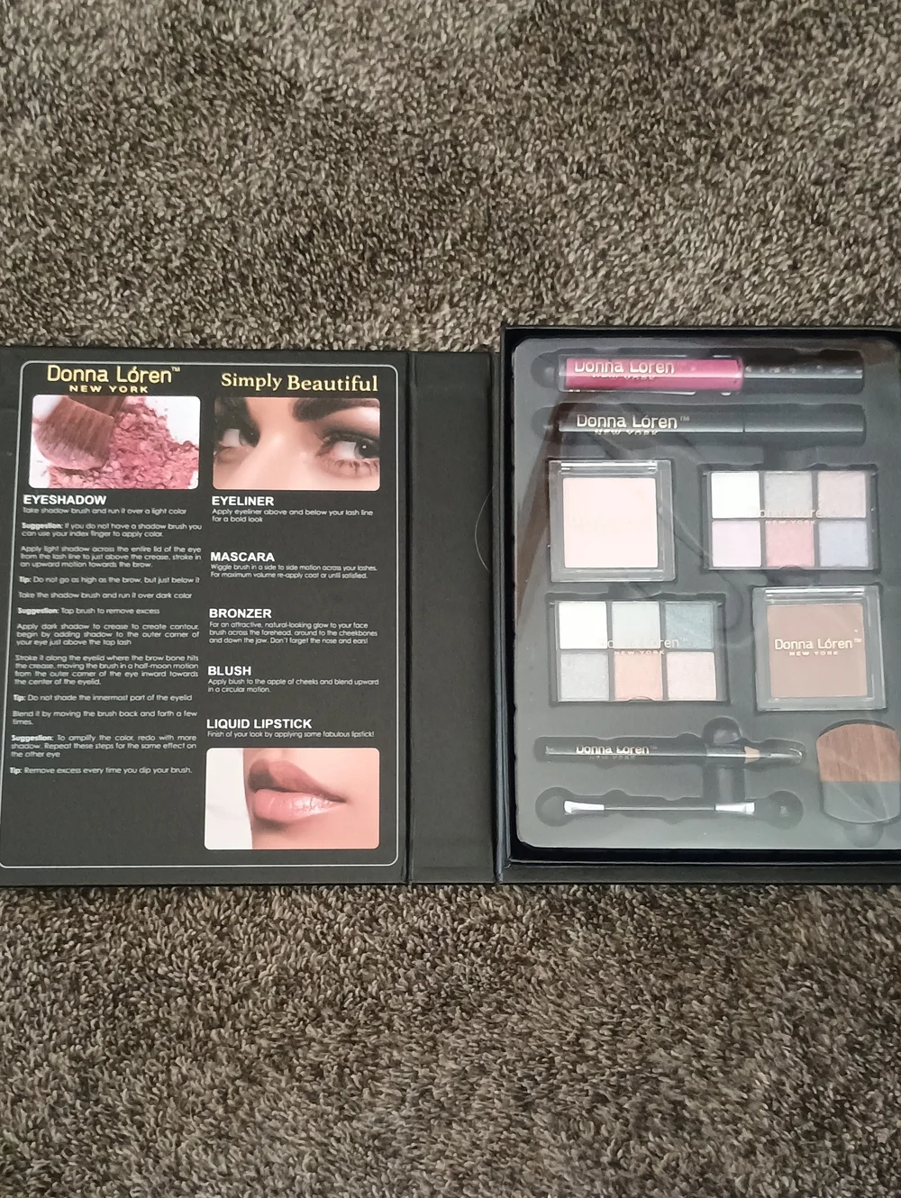 Donna Loren Simply Beautiful Professional Makeup Palette - Nude Pink Shades